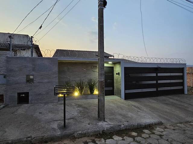 #167 - Casa para Venda em Araxá - MG - 2