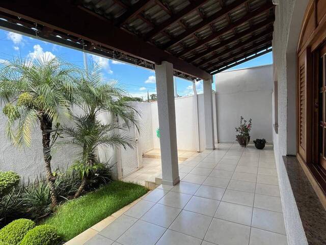 #171 - Casa para Venda em Araxá - MG - 1